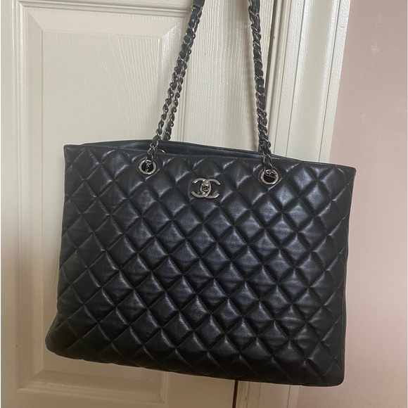 Chanel Black Lambskin Tote with ruthenium hw